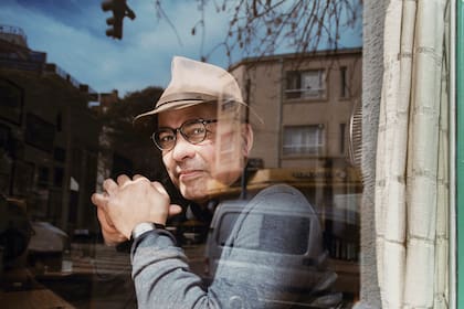 Andrés Di Tella, documentalista y compilador de los ensayos de "Una película es todo el cine"