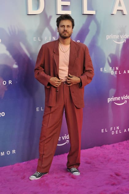 Andrés Gil y un traje con mucho estilo