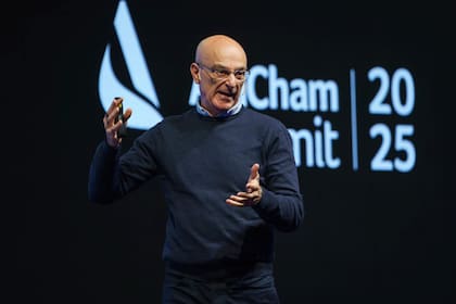 Andrés Hatum realizó un Doctorado en Inglaterra, dio clases en España y en Holanda y, desde hace diez años, es profesor en Management y Organización en la Escuela de Negocios de la Universidad Torcuato Di Tella