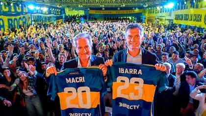 Andrés Ibarra y Mauricio Macri quieren desbancar a Juan Román Riquelme de Boca