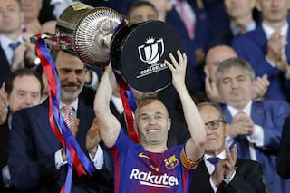 China eligió por fin un jugador como los dioses: Iniesta