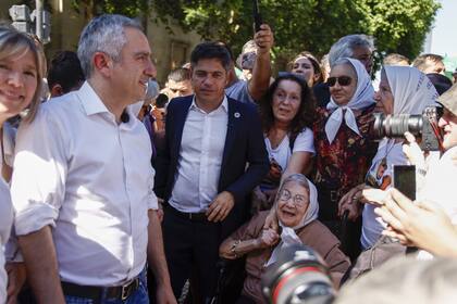 Andrés Larroque y Cristina Álvarez Rodríguez, junto a Kicillof en la Plaza de Mayo