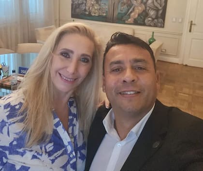 Andrés Laumann, candidato a diputado nacional de La Libertad Avanza por Entre Ríos, junto a Karina Milei
