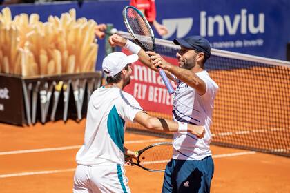 Andrés Molteni y Santiago González al momento de consagrarse campeones del Argentina Open.
