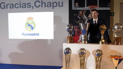 Andres Nocioni en su retiro da una conferencia en el Bernabeu.