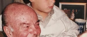 Es nieto de uno de los creadores de Telecataplúm, se recibió de ingeniero pero decidió volcarse al teatro