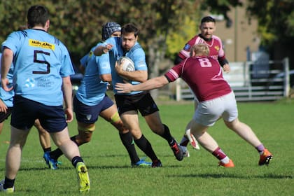 Además de director de rugby del club, Andrés Villar es jugador.