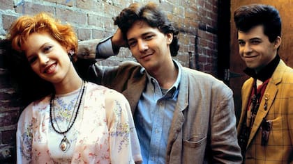 Andrew McCarthy en La chica de rosa (1986), junto a Molly Ringwald y Jon Cryer