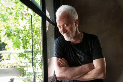 El conductor dio positivo en el testeo de Covid-19 y ahora deberán someterse a la prueba los últimos invitados de su programa, PH: Podemos Hablar