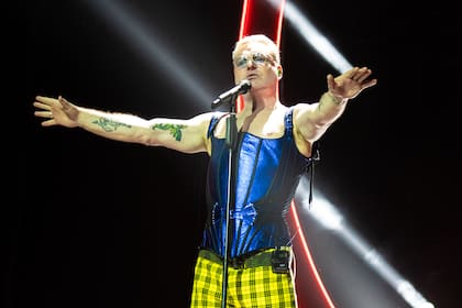 Andy Bell al frente de Erasure el 17 de octubre de 2021, en The O2 Arena de Londres