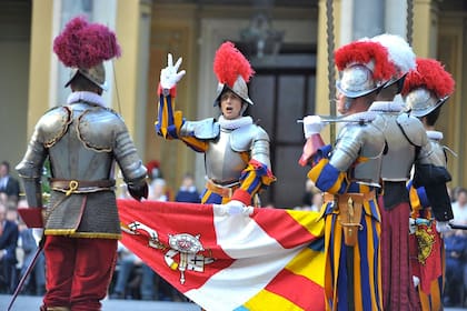 Andy formó parte de la Guardia Suiza, el cuerpo militar encargado de la seguridad del Papa y de la Santa Sede.