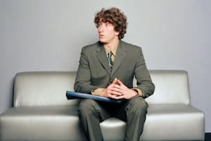 Por qué es tan difícil para los jóvenes encontrar trabajo y qué habilidades necesitan para tener éxito