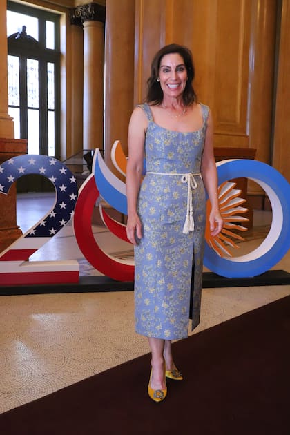 Anfitriona, Wendy Stanley, esposa del embajador de los Estados Unidos