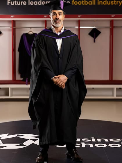 Ángel, a los 50 años, se recibió como Director Deportivo