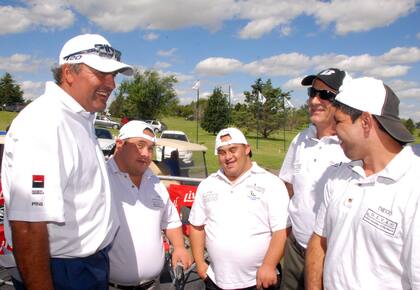 Ángel Cabrera tiene una escuela para chicos con discapacidad