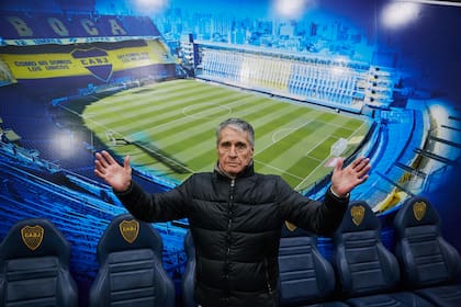 Ángel Clemente Rojas, feliz a los 80 años