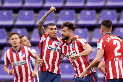 Ángel Correa festeja tras marcar el gol del empate frente a Valladolid; sumó nueve tantos y ocho asistencias en la campaña