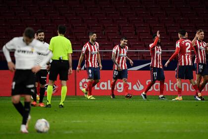 La celebración de Ángel Correa, que estableció el 3-1 definitivo contra Valencia en el Metropolitano.