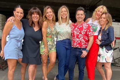 Ángel de Brito junto a sus panelistas (Foto: Instagram/@angeldebritook)