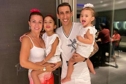 Ángel de María y Jorgelina Cardoso iniciaron su relación a través de la prima del futbolista