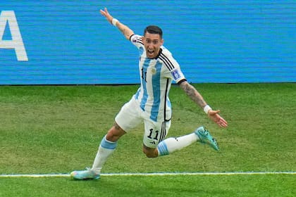 Ángel Di María celebra el segundo gol de Argentina