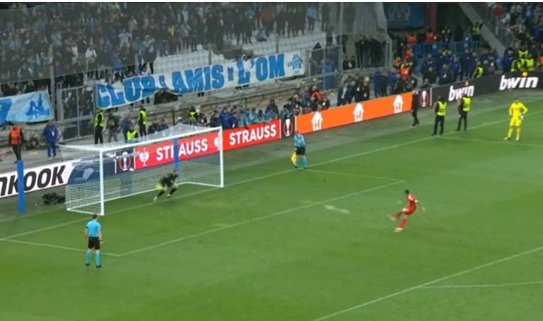 Europa League: Angel Di María erró un penal y festejaron Joaquín Correa y Leonardo Balerdi para la clasificación de Olympique de Marsella a las semifinales