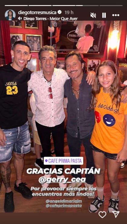 Ángel Di María, Gerardo Celo - dueño del restaurante - Diego Torres y su hija Nina (Foto: Instagram @diegotorresmusica)