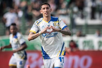 Ángel Di María regresó al club de sus amores y salió campeón; es candidato al Olimpia de Oro