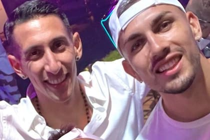 Ángel Di María y Leandro Paredes compartieron unas vacaciones familiares