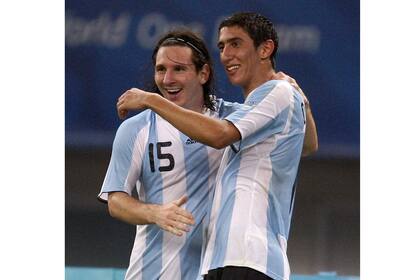 Ángel Di María y Lionel Messi en los Juegos Olímpicos de Beijing 2008: ganaron la dorada