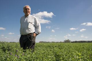 Maneja una estancia familiar de 200 años y desafía a los sojeros