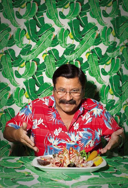 Ángel Ubillus García, anfitrión y propietario del restaurante Chan Chan.