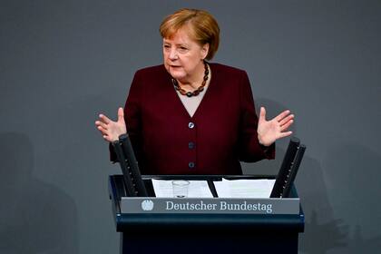 La canciller alemana Angela Merkel explicó ayer la postura alemana sobre los centros de ski en el Parlamento