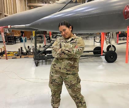 Ángeles López ha ganado miles de seguidores en las redes sociales a través de sus historias como integrante de la milicia en EE.UU.