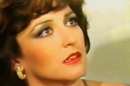Angélica María, protagonista por partida doble de la telenovela de 1981 El hogar que yo robé