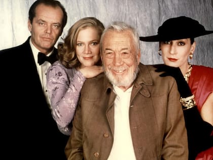 Angelica y John Huston junto a Jack Nicholson y Kathleen Turner durante el rodaje de El honor de los Prizzi