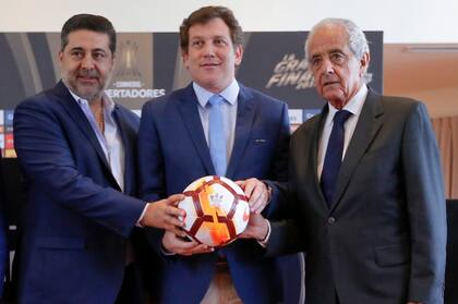 Angelici, Dominguez y D´Onofrio, en la presentación de la gran final