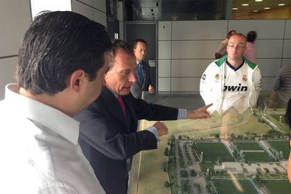 Angelici e Ibarra, en el predio de Real Madrid