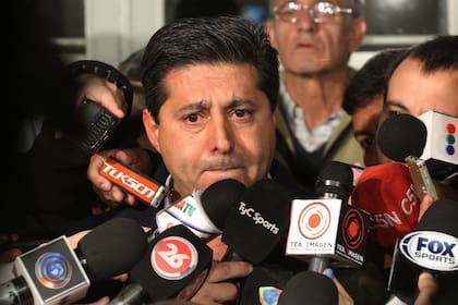 Angelici le puso un ultimátum a Riquelme