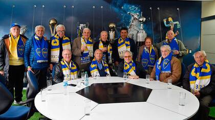 Angelici sorprendió a los 11 socios vitalicios de Boca con más antigüedad