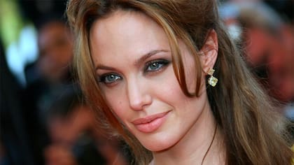 Angelina se abrió y habló de su madre, quien falleció en 2007