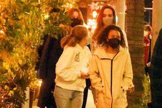 Amigas inesperadas: Angelina Jolie y Ellen Pompeo cenaron juntas en Los Ángeles