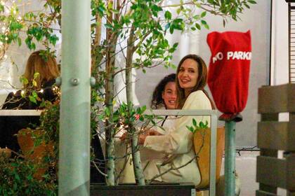 Durante la cena se vio a las mujeres riendo y disfrutando de la noche