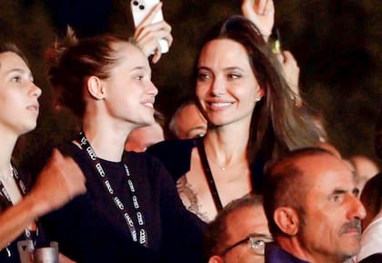 Angelina Jolie y Shiloh Jolie-Pitt en el Circo Massimo de Roma en junio último, en el show de Maneskin
