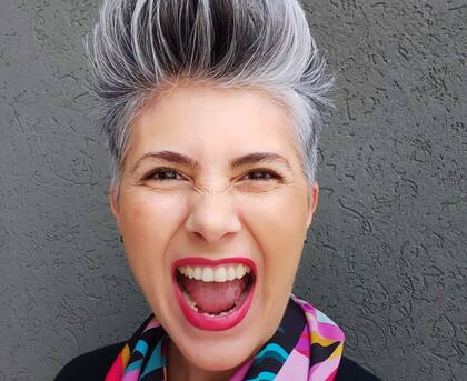 Angie comenzaba a sentir que su vida productiva y de realización personal no terminaba con la crianza de sus hijos y que nunca era demasiado tarde para volver a empezar y poder cumplir su gran sueño.