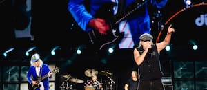 La banda liderada por Angus Young desató el infierno en el primero de sus tres shows en el Monumental
