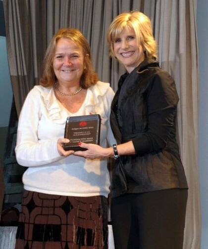 Ani Mestre con Maria Luisa Machiavello, gran donante de COAS de la Fundación Max y Nancy Bardin y Droguerias del Sur