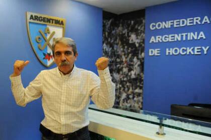 Aníbal Fernández visitó al plantel de las Leonas en Mendoza