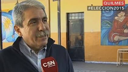 Aníbal fue el primer dirigente en votar