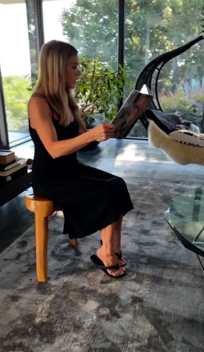 Aniston confesó que le leía cuentos a sus perros